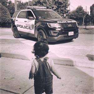 Meet your Posher, Perla